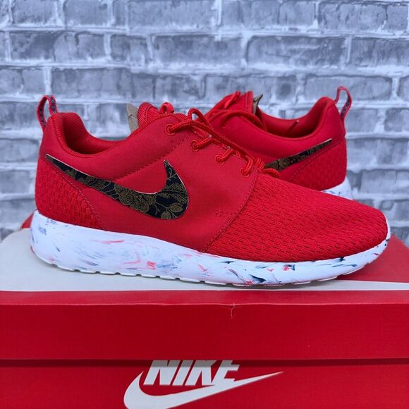 Nike Roshe Red Marble Black Gold Fleur de Lis Custom 669985-600 Mens Size 6.5 - Picture 2 of 7